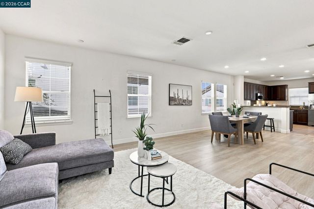 2939 Kobio Dr, Concord, CA 94519