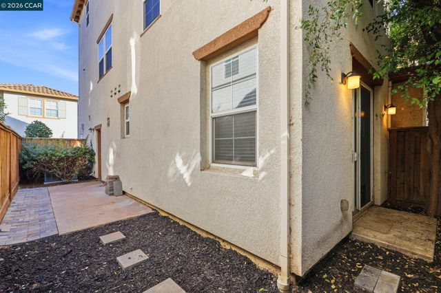 2939 Kobio Dr, Concord, CA 94519