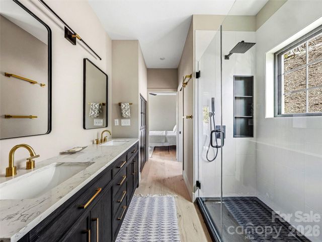 10 Nellie Bell Lane, Swannanoa, NC 28778