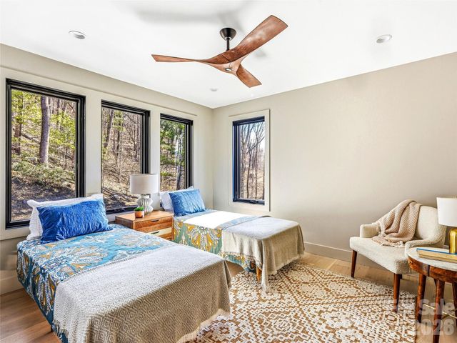 10 Nellie Bell Lane, Swannanoa, NC 28778