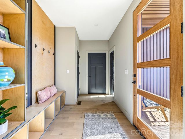 10 Nellie Bell Lane, Swannanoa, NC 28778