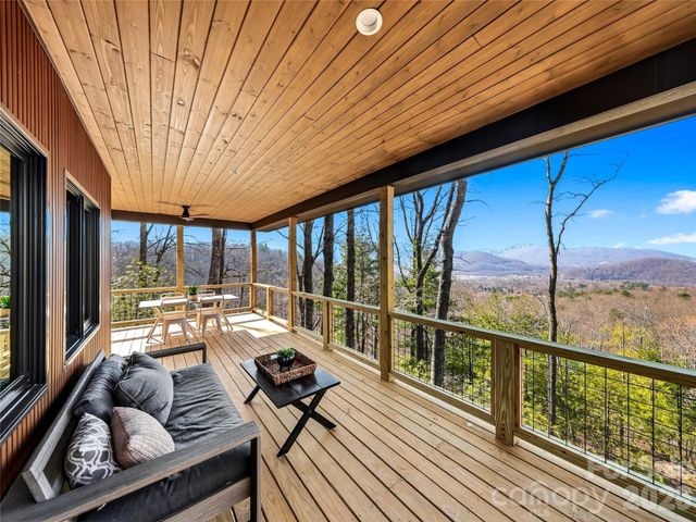 10 Nellie Bell Lane, Swannanoa, NC 28778