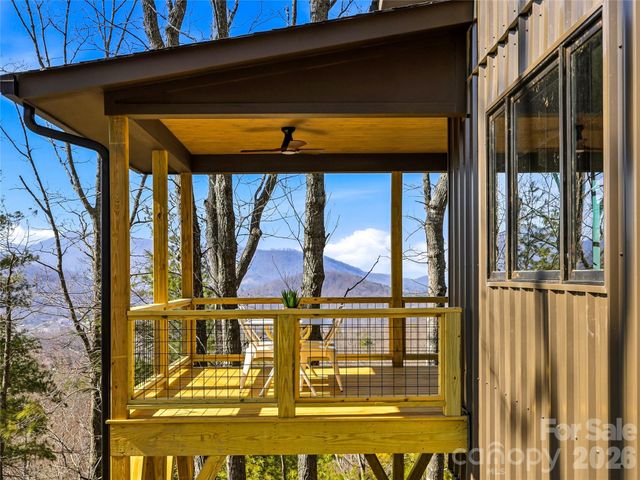 10 Nellie Bell Lane, Swannanoa, NC 28778