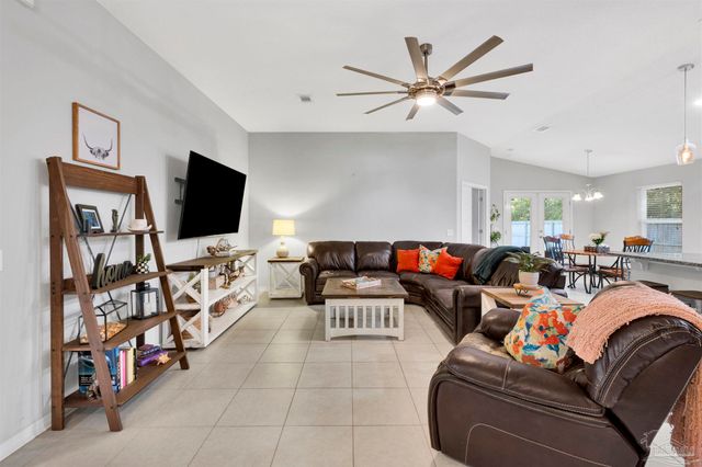 4304 Village Oak Ln, Pace, FL 32571