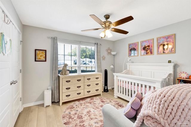 4304 Village Oak Ln, Pace, FL 32571