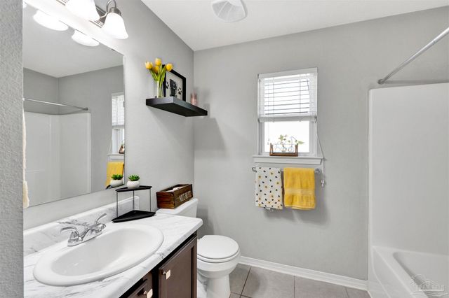 4304 Village Oak Ln, Pace, FL 32571