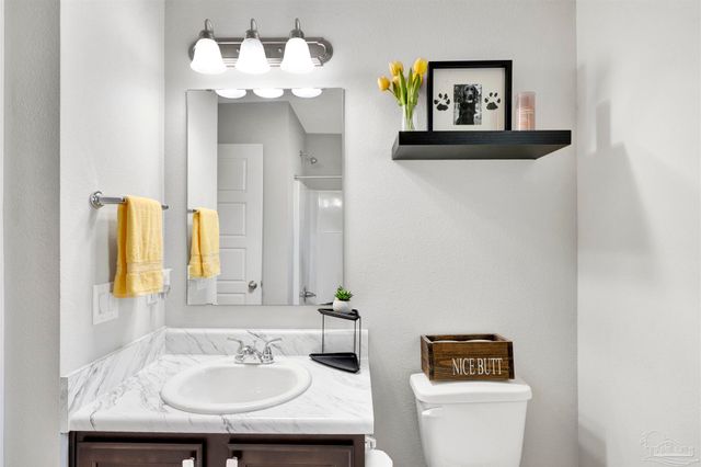 4304 Village Oak Ln, Pace, FL 32571