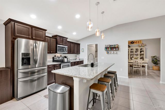 4304 Village Oak Ln, Pace, FL 32571