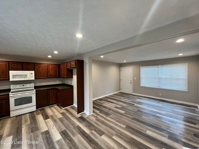 2101 Keeneland Blvd, Louisville, KY 40223