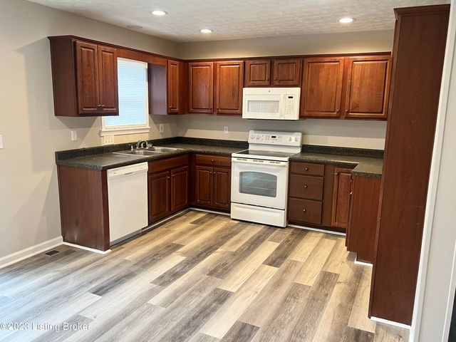 2101 Keeneland Blvd, Louisville, KY 40223