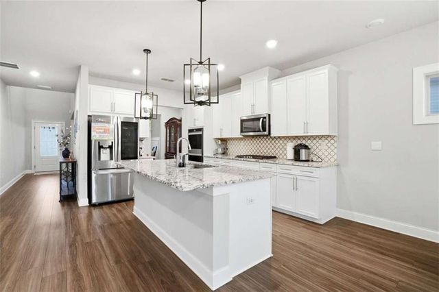 610 Stately Drive, Woodstock, GA 30188