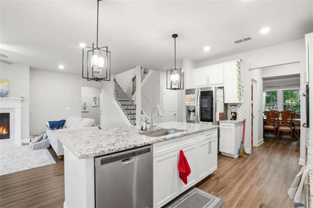 610 Stately Drive, Woodstock, GA 30188