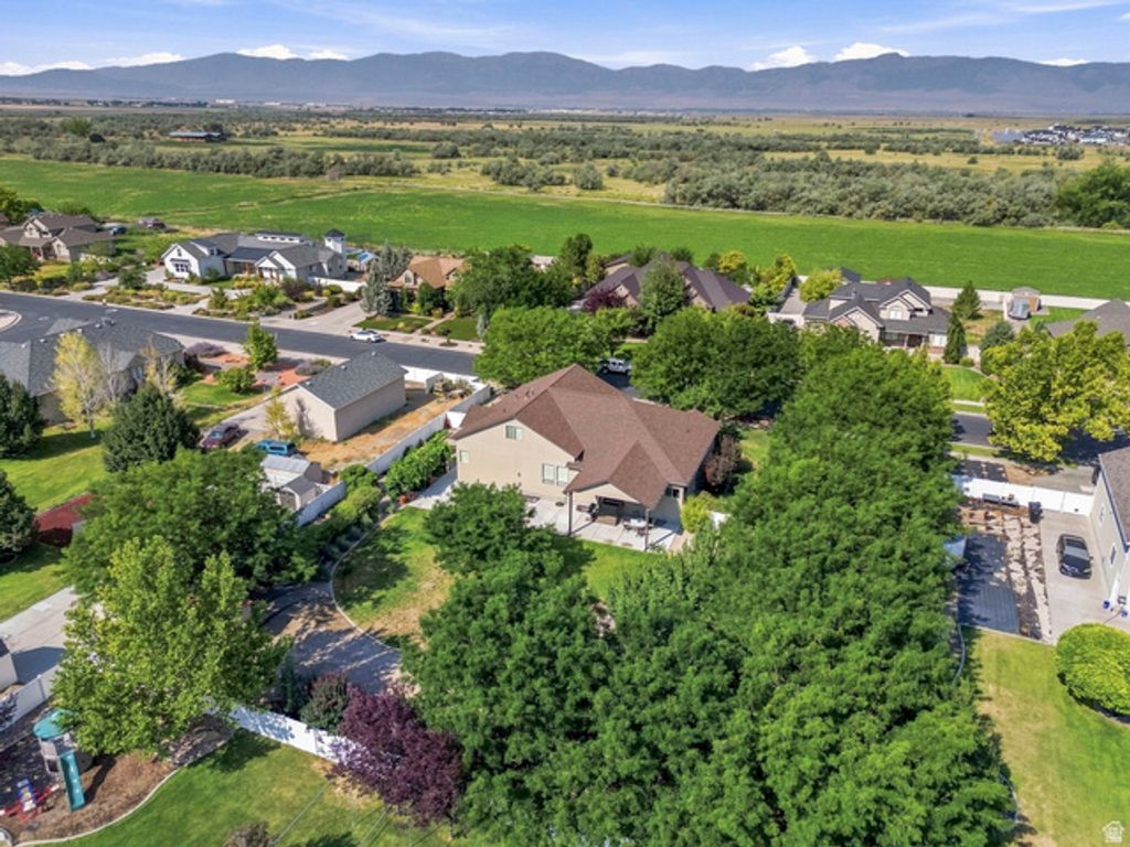 5492 DERBY LN, Stansbury Park, UT 84074 — photo 2