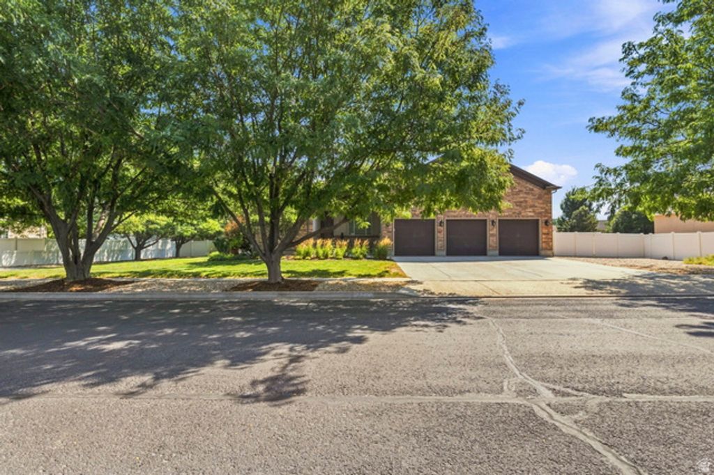 5492 DERBY LN, Stansbury Park, UT 84074 — photo 4