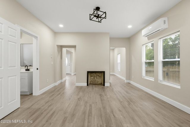 115 W 16TH Street, Jacksonville, FL 32206