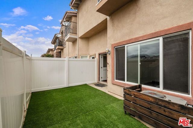 5241 Colodny Drive 103, Agoura Hills, CA 91301