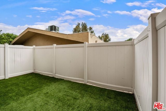 5241 Colodny Drive 103, Agoura Hills, CA 91301