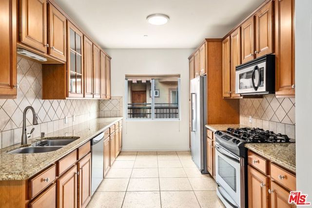 5241 Colodny Drive 103, Agoura Hills, CA 91301