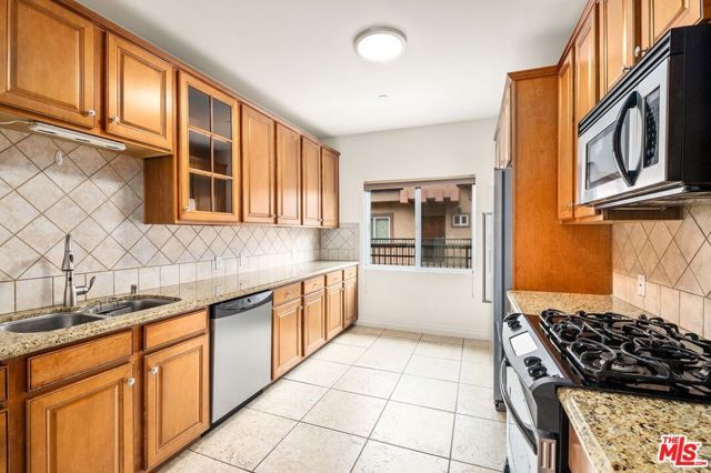 5241 Colodny Drive 103, Agoura Hills, CA 91301