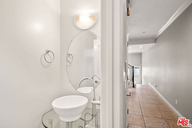 5241 Colodny Drive 103, Agoura Hills, CA 91301