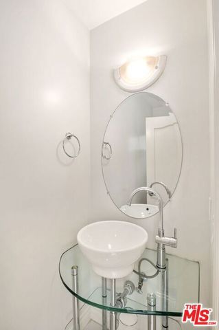 5241 Colodny Drive 103, Agoura Hills, CA 91301