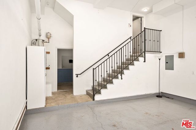 5241 Colodny Drive 103, Agoura Hills, CA 91301