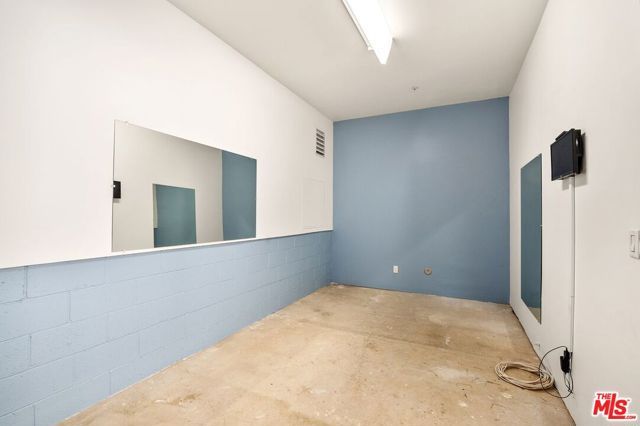 5241 Colodny Drive 103, Agoura Hills, CA 91301