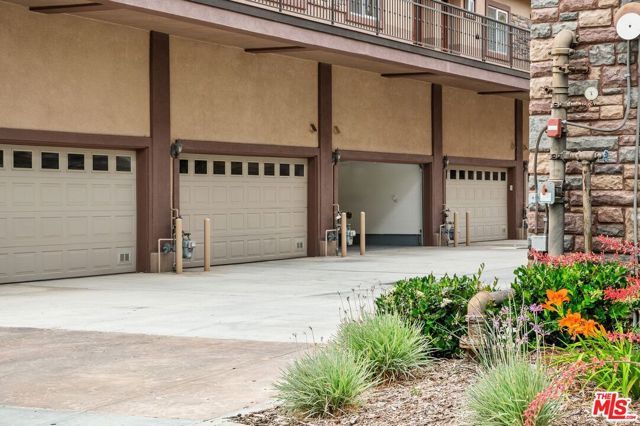 5241 Colodny Drive 103, Agoura Hills, CA 91301