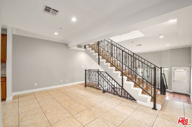 5241 Colodny Drive 103, Agoura Hills, CA 91301