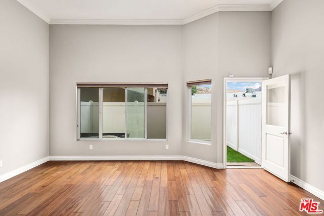 5241 Colodny Drive 103, Agoura Hills, CA 91301