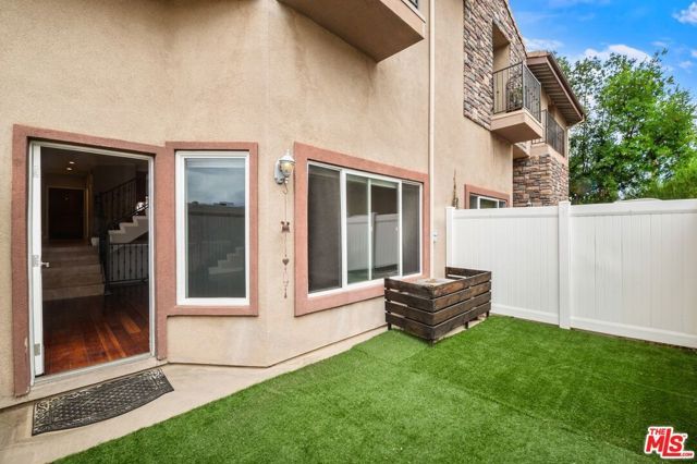 5241 Colodny Drive 103, Agoura Hills, CA 91301