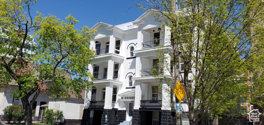 215 S 300 E, Salt Lake City, UT 84111