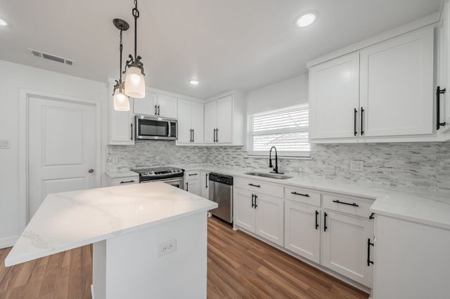 503 Woodacre Drive, Dallas, TX 75241