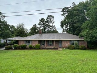 1106 Southeast, Hattiesburg, MS 39402