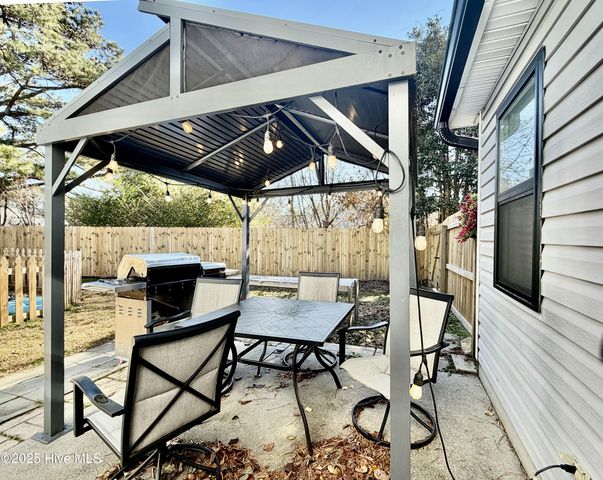 202 Chaparral Trail, Jacksonville, NC 28546