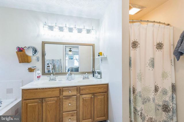 2734 OLD FORT SCHOOLHOUSE RD, Hampstead, MD 21074