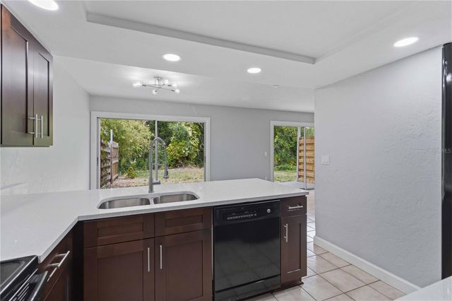 1125 LONGFELLOW WAY 125-B, Sarasota, FL 34243