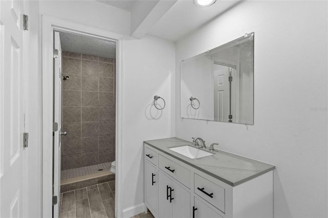 1125 LONGFELLOW WAY 125-B, Sarasota, FL 34243