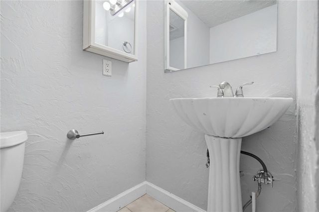 1125 LONGFELLOW WAY 125-B, Sarasota, FL 34243