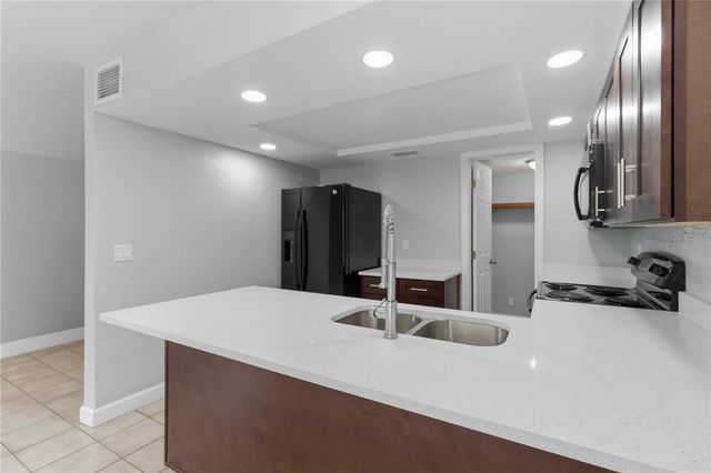 1125 LONGFELLOW WAY 125-B, Sarasota, FL 34243