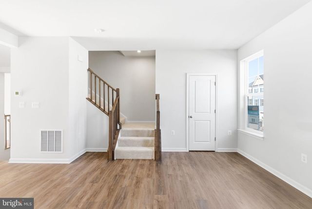 213 MONTEITH DR, Winchester, VA 22601