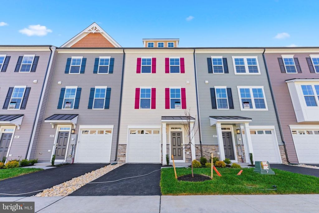 213 MONTEITH DR, Winchester, VA 22601
