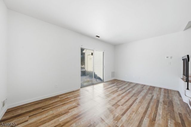 303 Maplecrest Rd, Edison Twp., NJ 08820