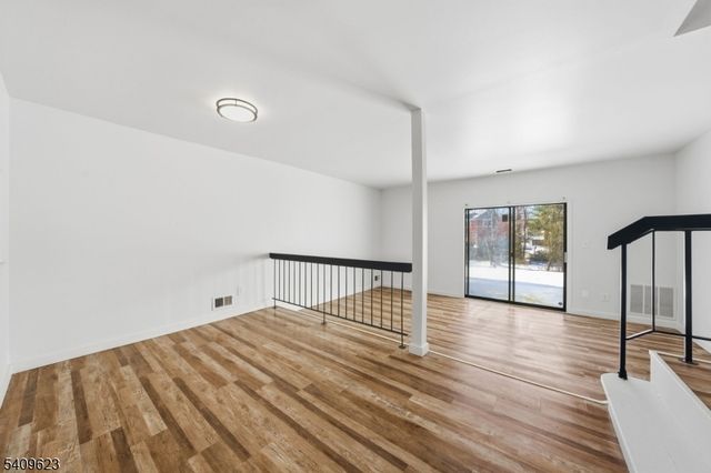 303 Maplecrest Rd, Edison Twp., NJ 08820