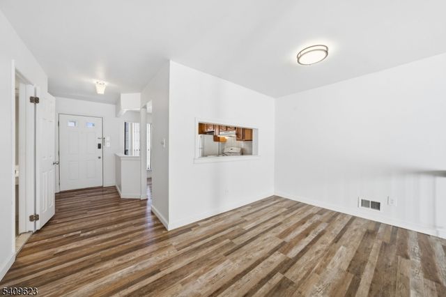 303 Maplecrest Rd, Edison Twp., NJ 08820