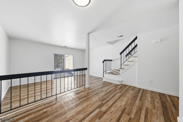 303 Maplecrest Rd, Edison Twp., NJ 08820