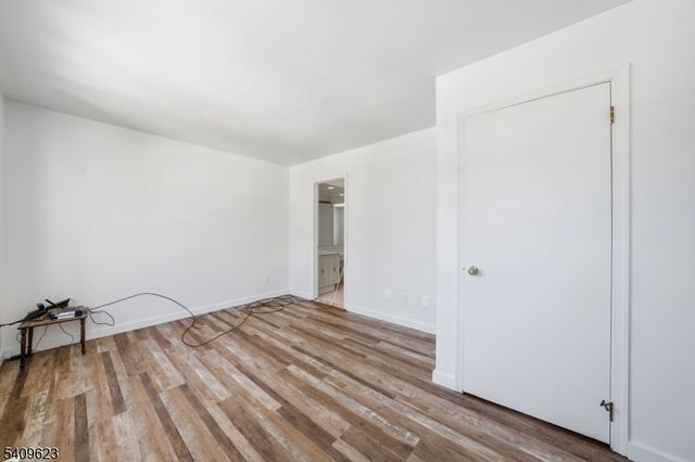 303 Maplecrest Rd, Edison Twp., NJ 08820