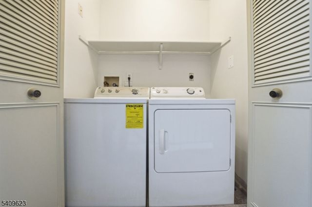 303 Maplecrest Rd, Edison Twp., NJ 08820