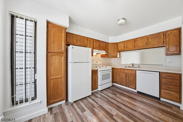 303 Maplecrest Rd, Edison Twp., NJ 08820