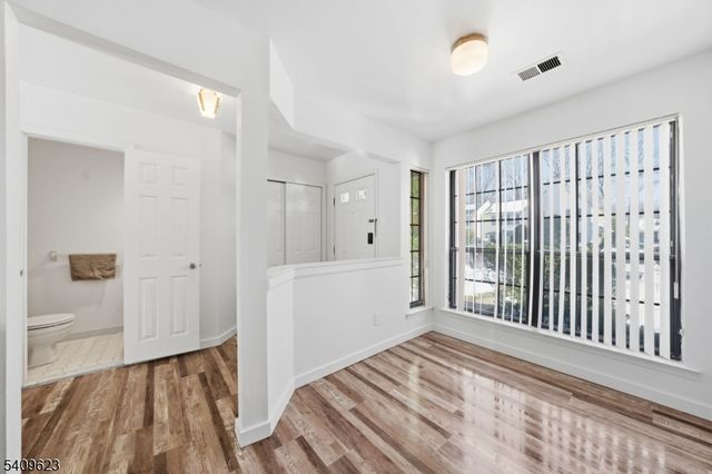 303 Maplecrest Rd, Edison Twp., NJ 08820